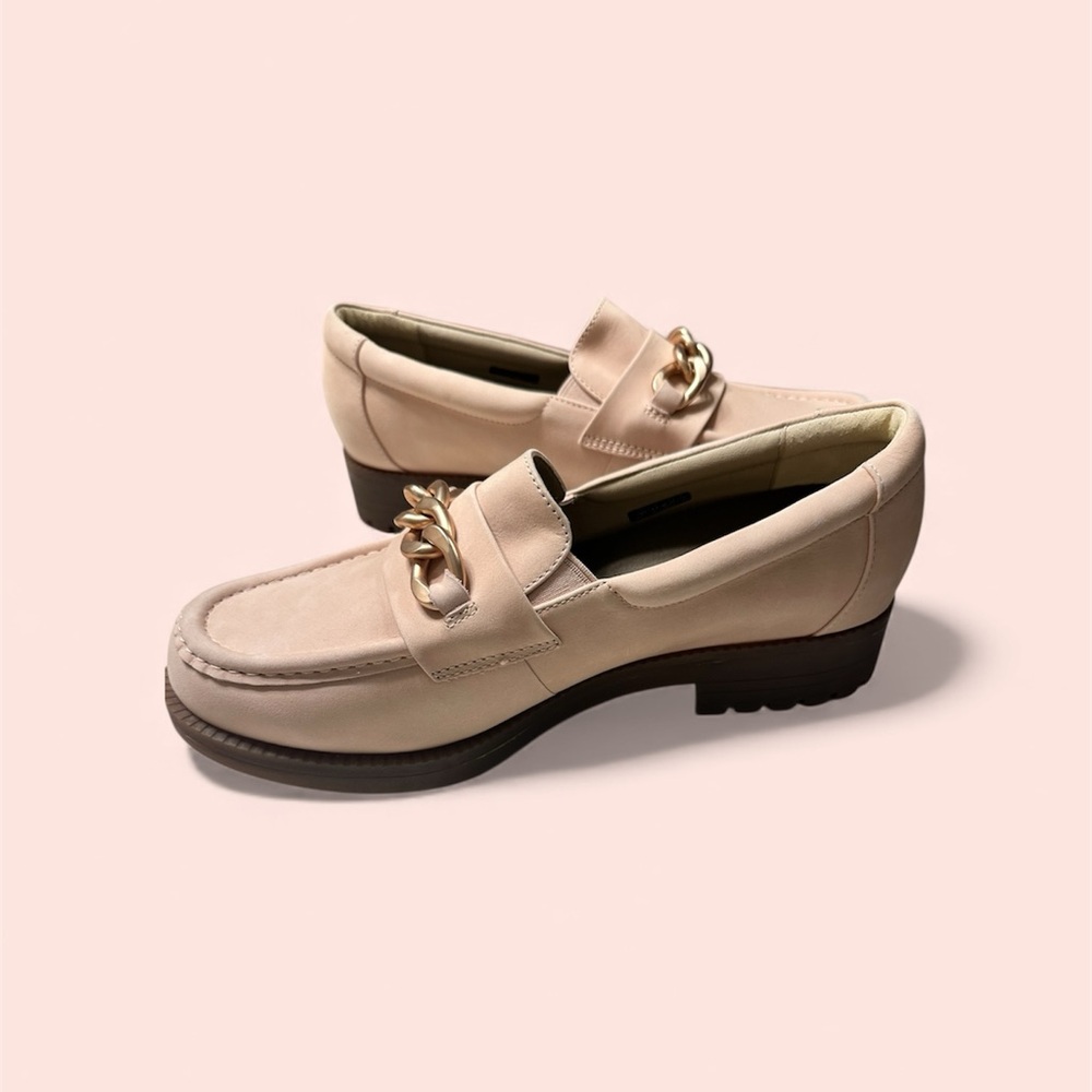 REVITALIGN Blush Loafers with Gold Chain - Picture 5 of 6